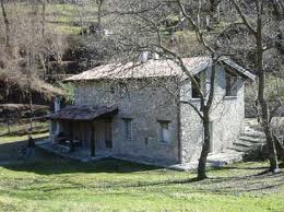 Highly insulated rustic Eco-homes utilising sustainable, locally sourced materials giving warm and comfortable, low maintenance homes with low running costs and low carbon footprints. Properties can be finished with stone external walls or a mix of stone, wood and paint-rendered walls.